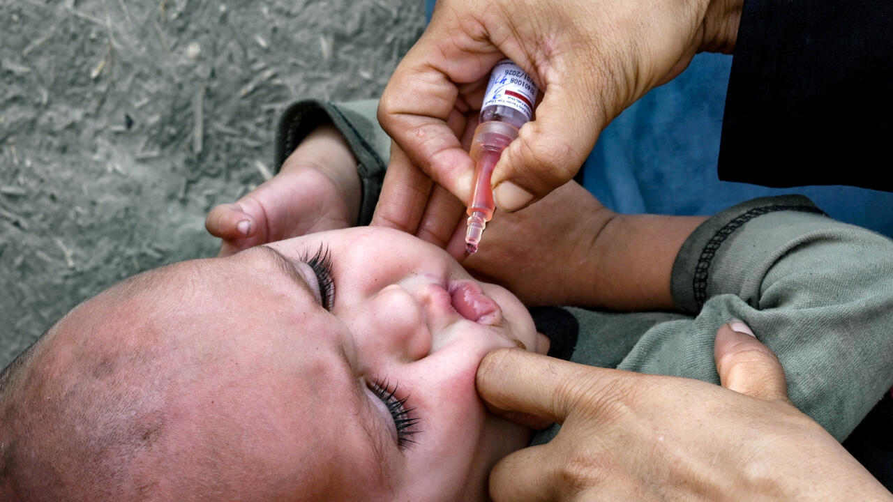 Pakistan police officer killed as polio vaccination drive starts