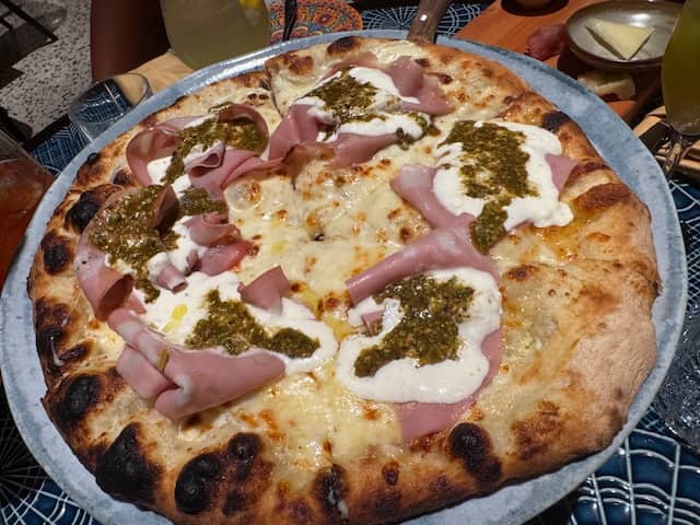 ‘Trattoria’ side specializes in Neapolitan-style pizzas.