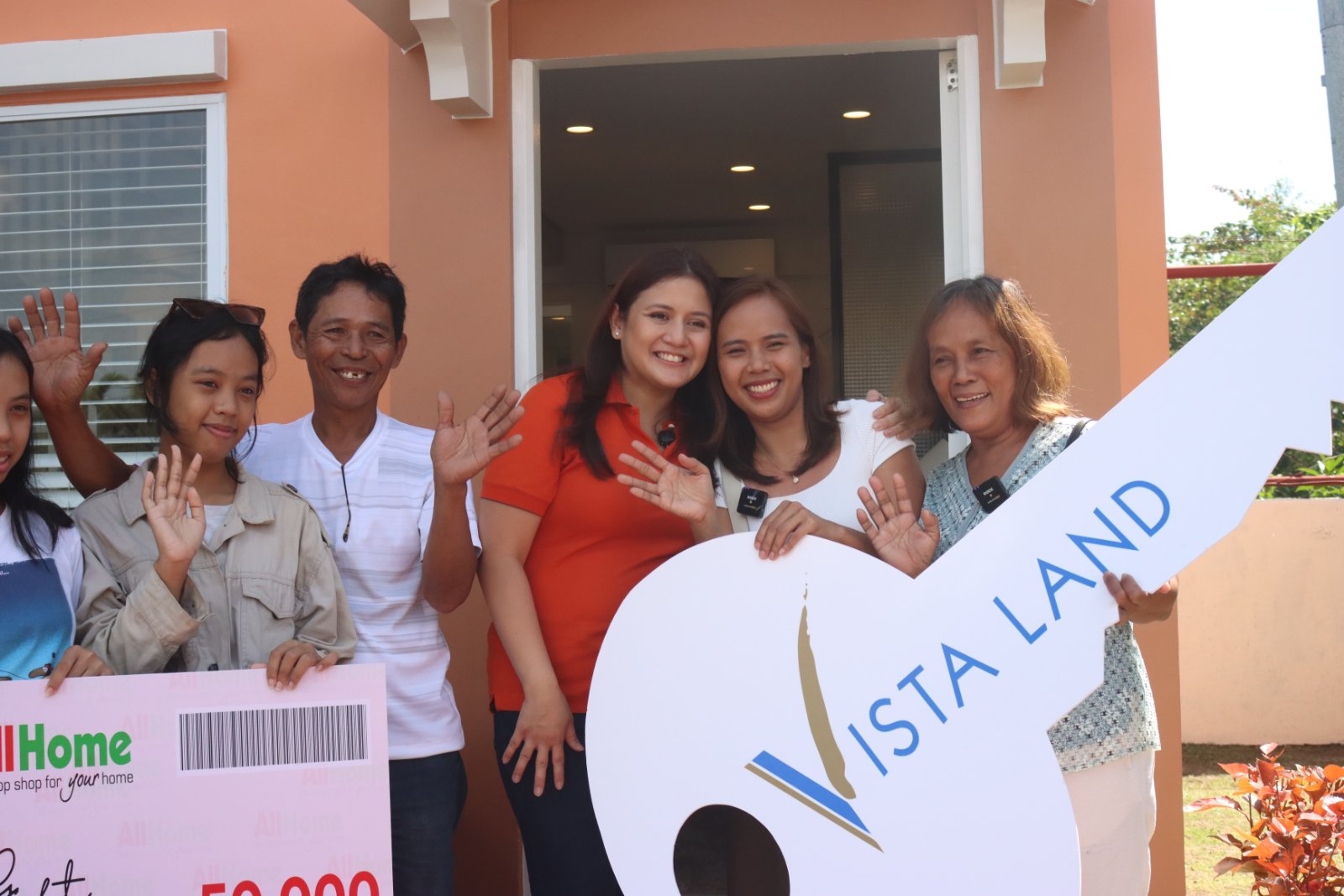 OFW from Bicol gets dream home; 
Camille Villar to champion OFW rights, welfare