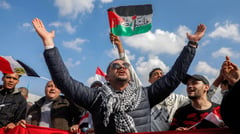 Arab leaders endorse plan to rebuild Gaza under Palestinian Authority