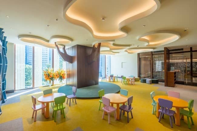 RLC Residences offers a children’s library, a quiet haven where kids can immerse themselves in books, and a playroom to fuel their creativity and imagination.