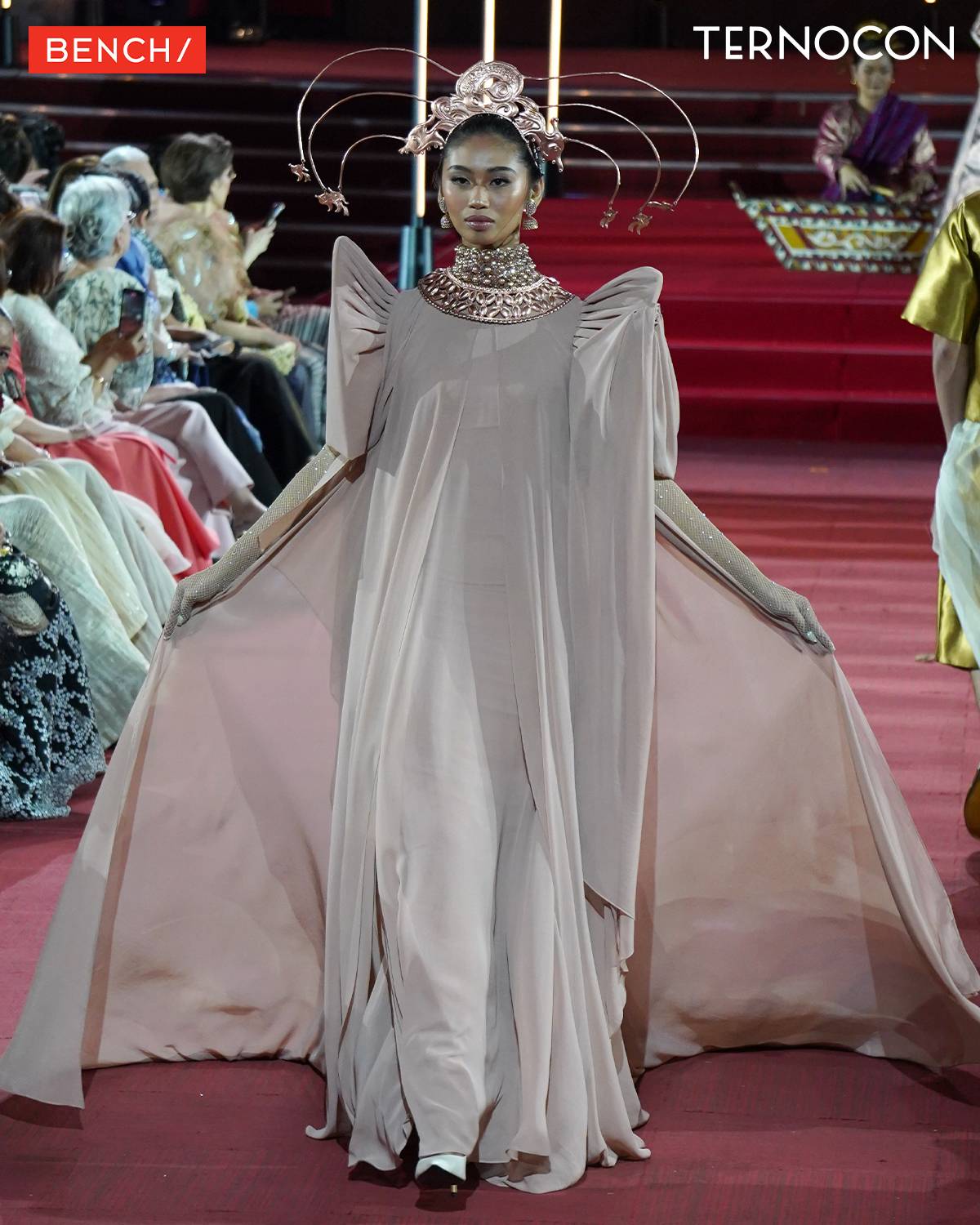 Flowy pieces were a staple in Santos’ collection.