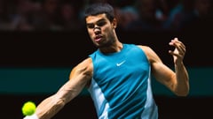 Alcaraz romps into U.S. Open fourth round, injured Shelton exits