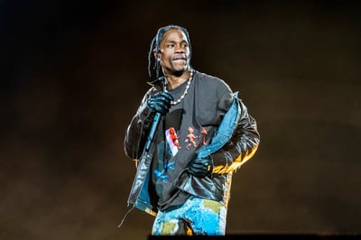 Travis Scott grabbed by security at Lakers-Clippers game