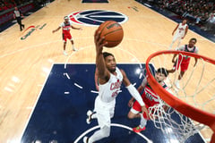 Cavaliers, Thunder roll, stay on top