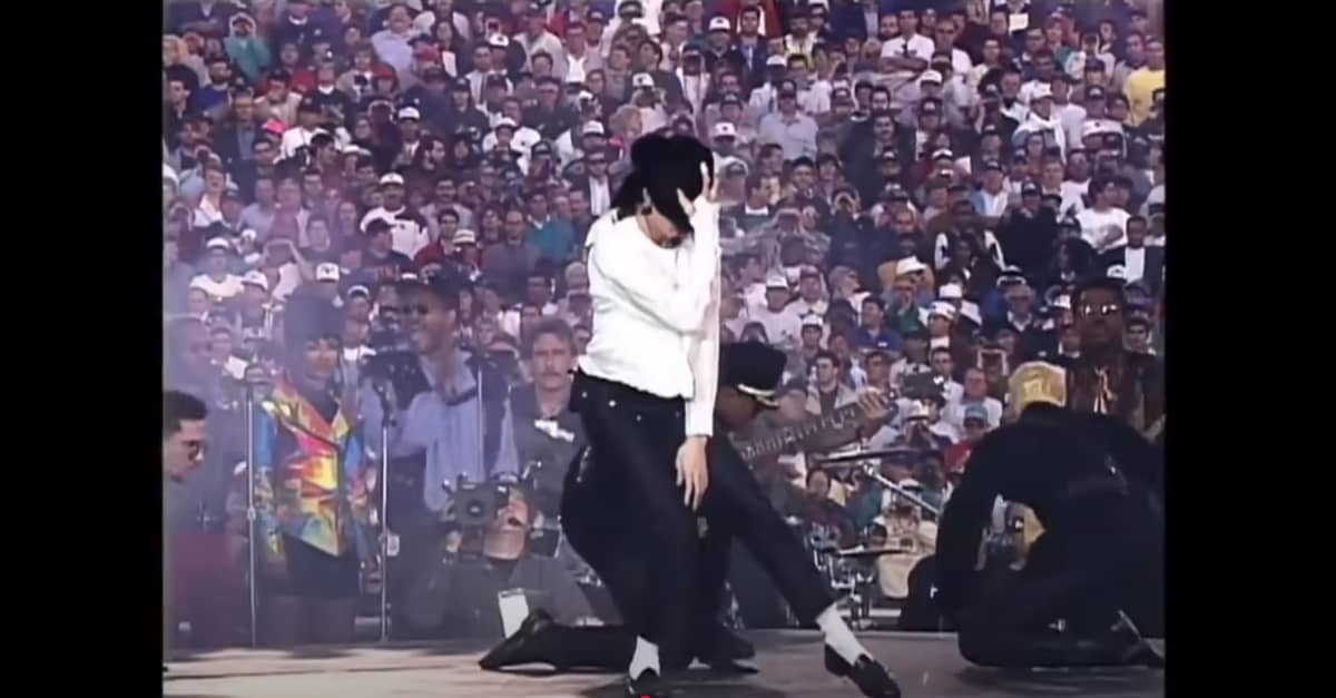 Michael Jackson flawless medley of his hit songs in the half time show