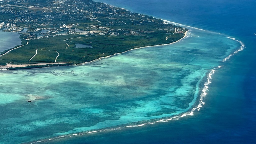 Magnitude 7.6 quake shakes Caribbean, tsunami advisory issued