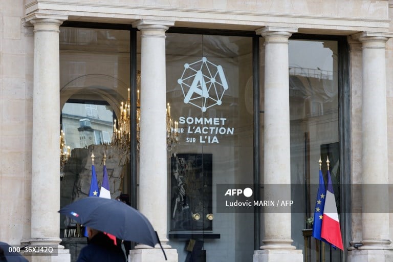 World and tech leaders grapple with AI challenges at Paris summit