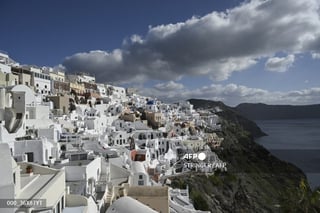 Strongest-yet quake hits Greece's Santorini island