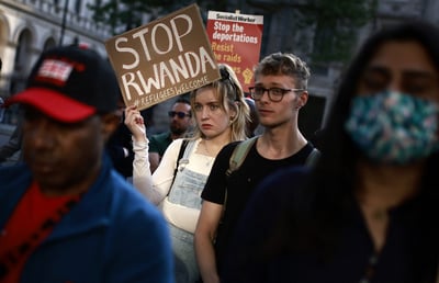 UK to refuse citizenship to undocumented migrants