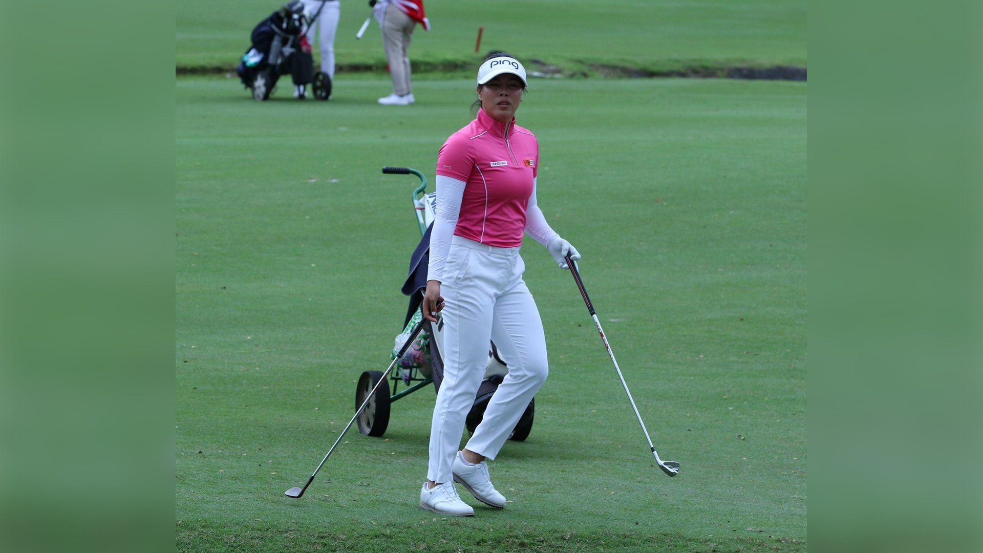 Del Rosario leads Phl charge with 69