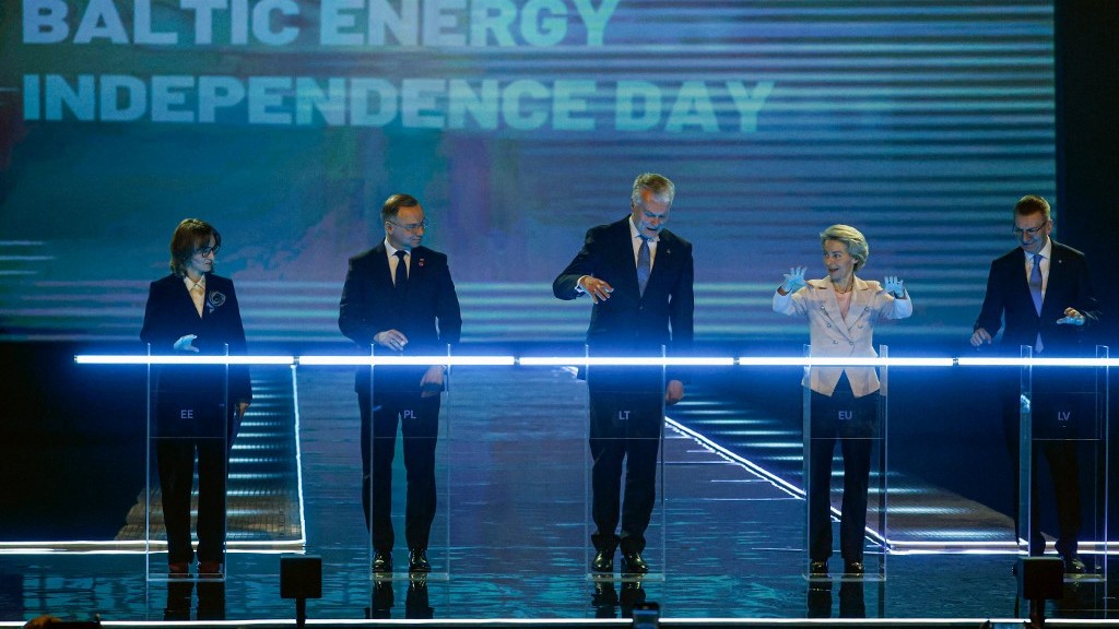 Baltic states 'successfully' link with European power grid