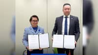 Marina Administrator Sonia Malaluan and Maritime Administration of Latvia director Jānis Krastiņš