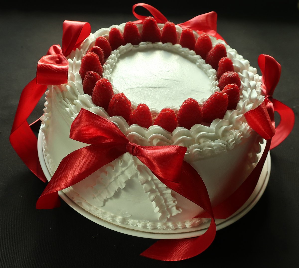 Monique Cakes' Chocolate Raspberry Cake