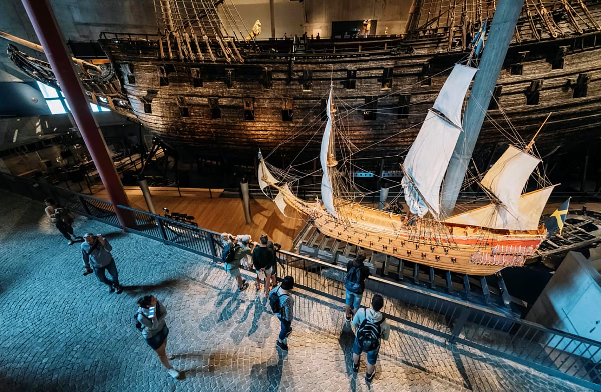 History buffs look for love in Stockholm museum