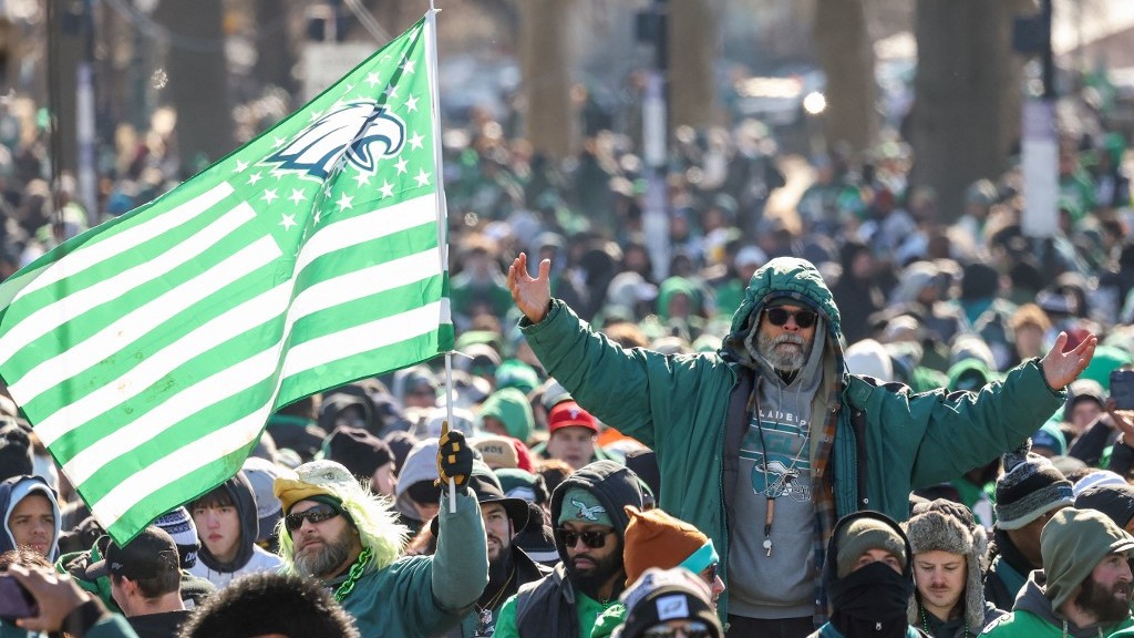 Thousands cheer Eagles in Super Bowl victory parade