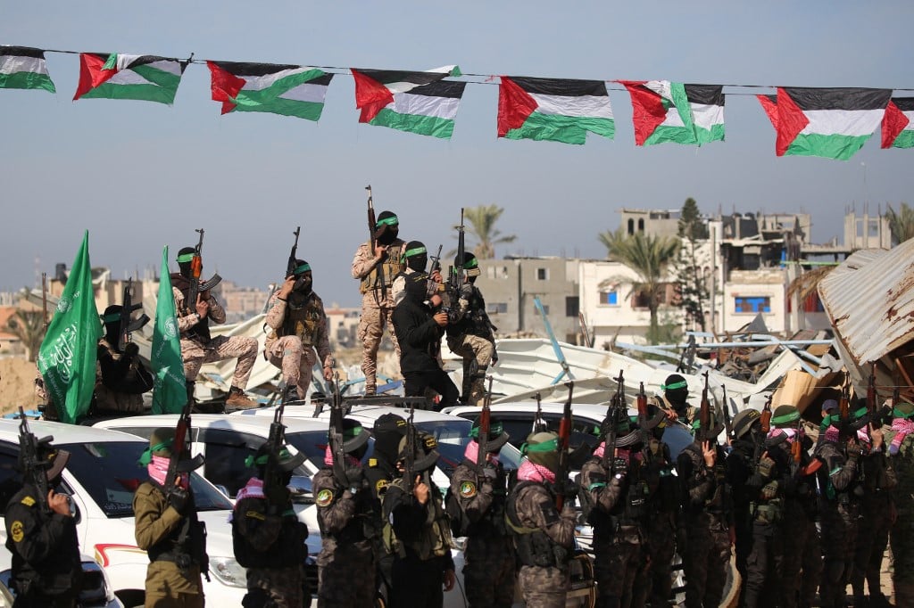 Hamas releases hostages, Palestinian prisoners freed in latest Gaza swap