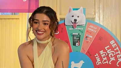 Liza Soberano joins the dogs 