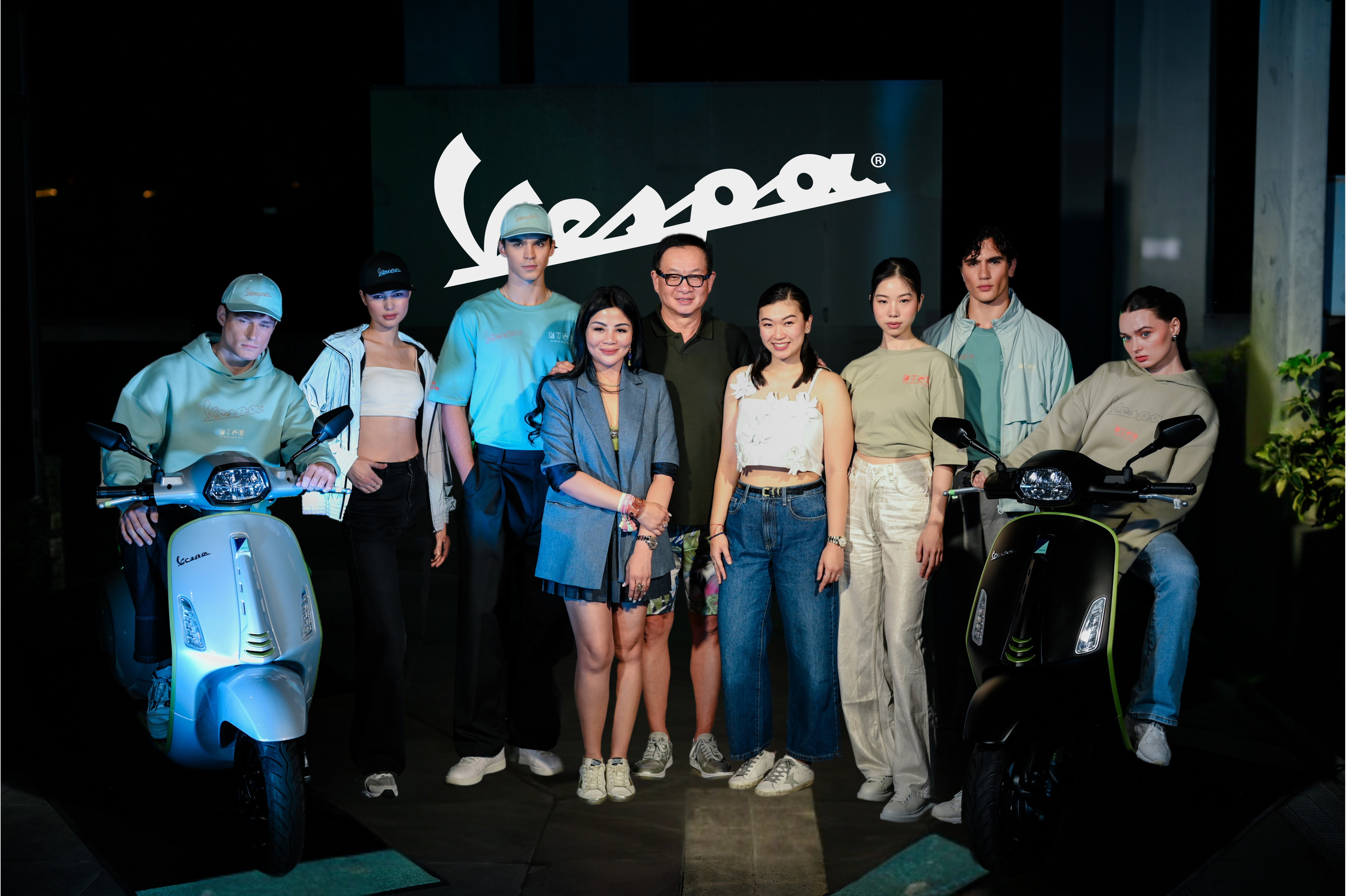 Autohub Group president Willy Tee Ten (center) joins the launch of the New Vespa Sprint Tech, showcasing its modern design and cutting-edge features alongside models and brand representatives.