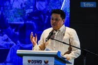 DSWD chief: No politicians allowed in agency payouts