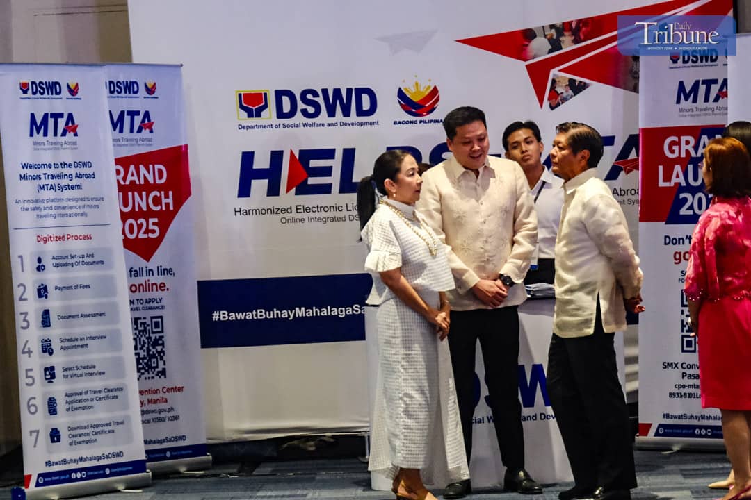 Marcos with DSWD officials