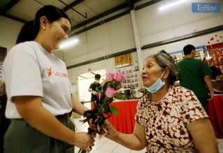 Lalamove delivers Valentine’s surprise for Lolos and Lolas