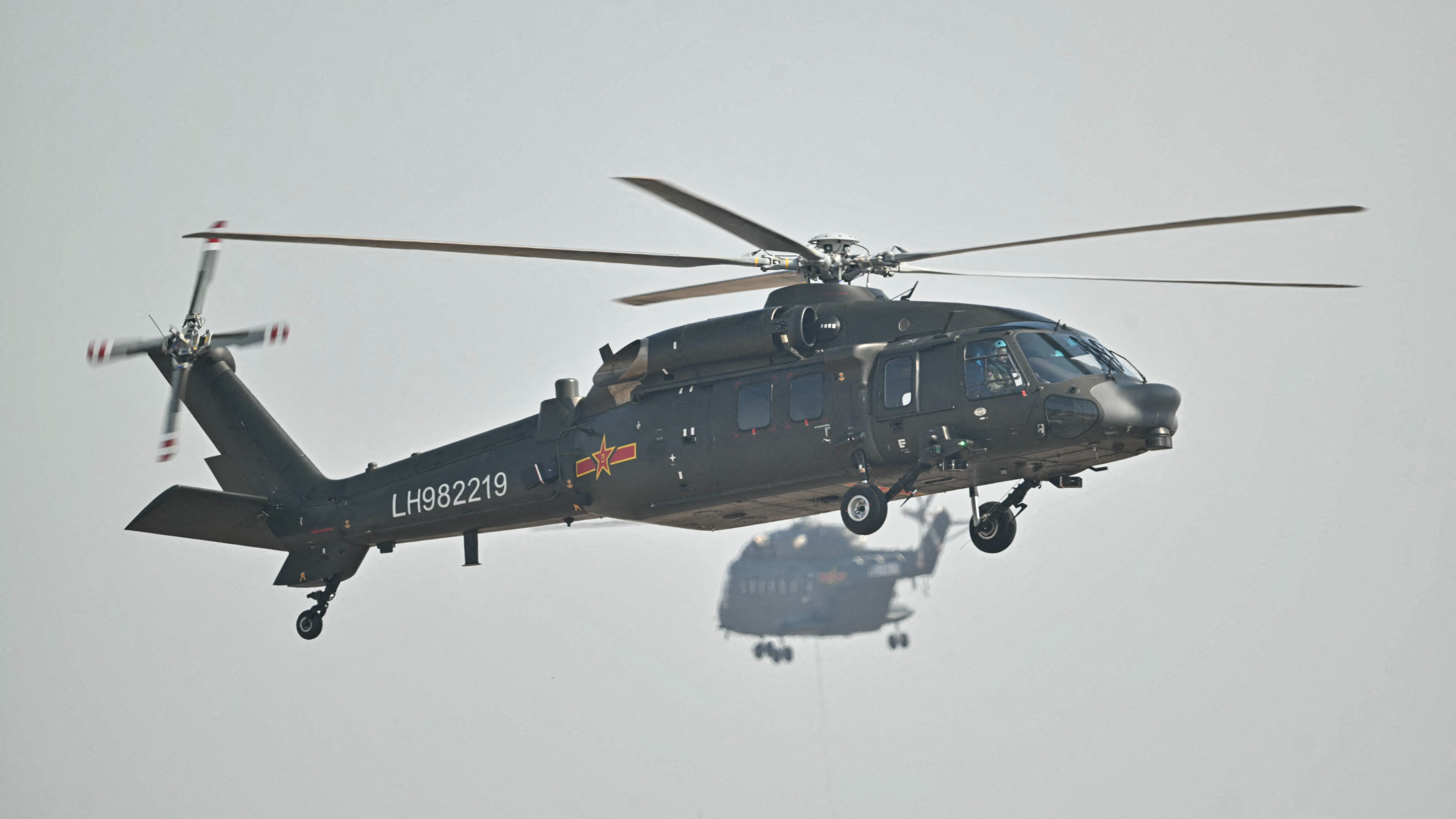 US backs Phl after close encounter with Chinese helicopter near Scarborough Reef