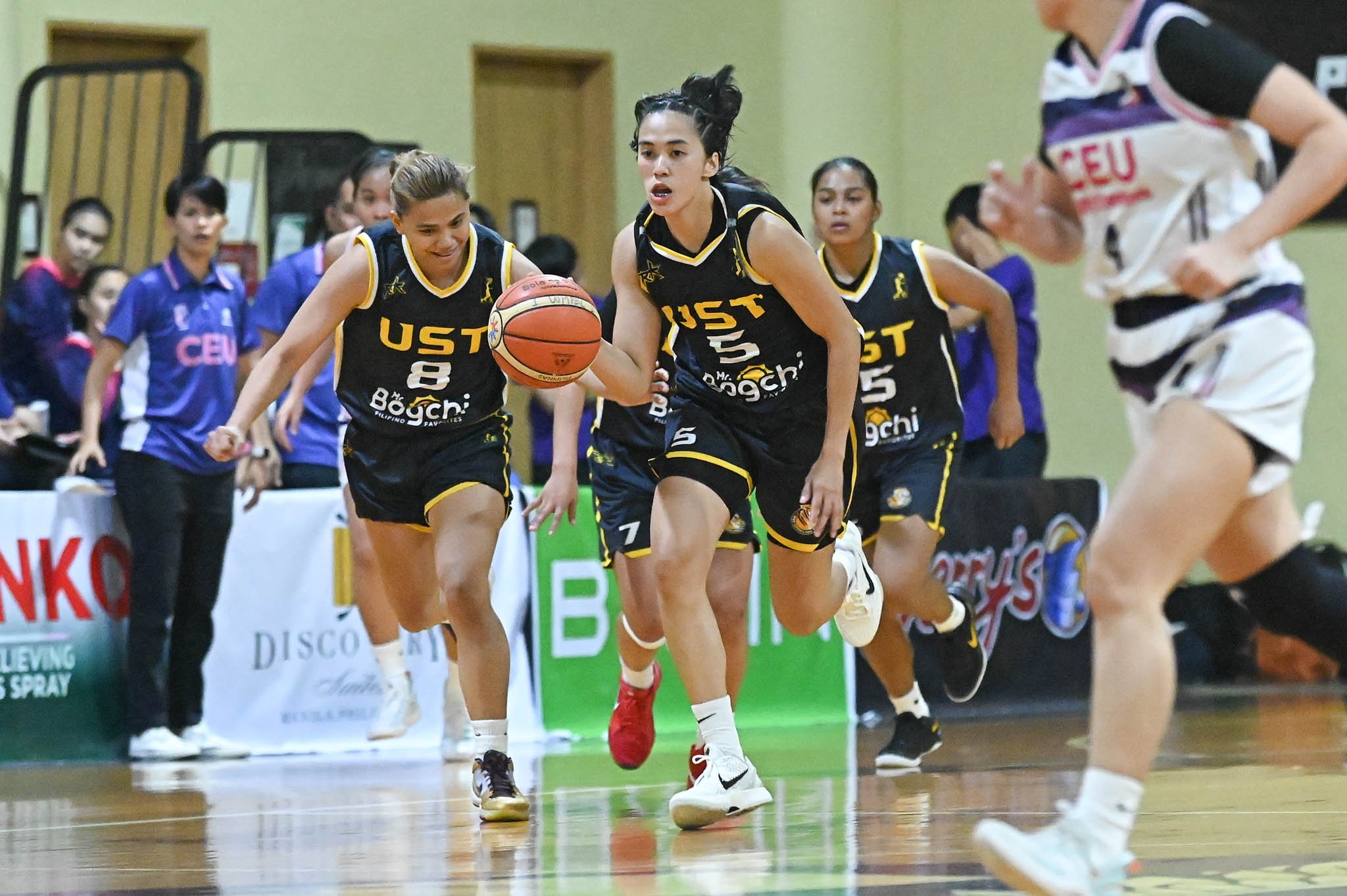 Tigresses bare fangs, crush Lady Scorpions by 72