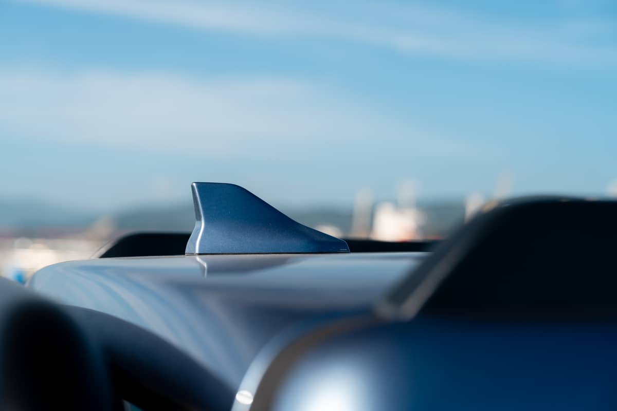 The BYD Shark 6 DMO stays true to its name, featuring a sleek shark fin antenna that adds to its bold design.