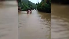 Floods submerge Albay, Sorsogon