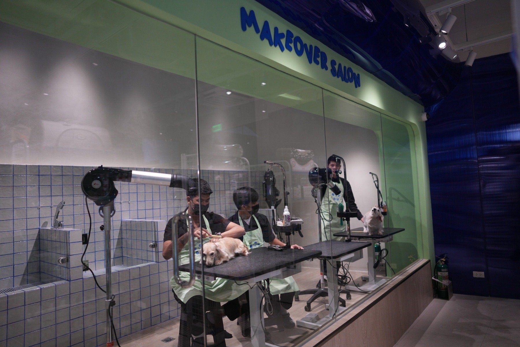 makeover salon.