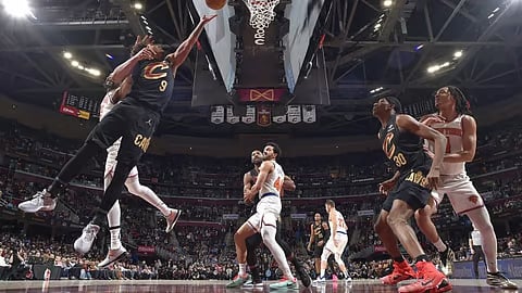 Cavs crush Knicks in battle of East elite