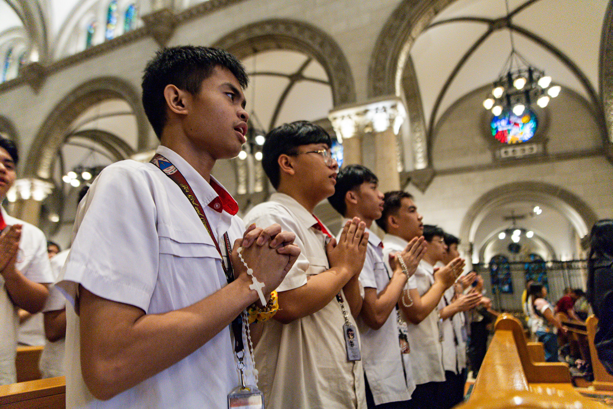 Filipino Catholics offer prayers for Pope Francis' health 