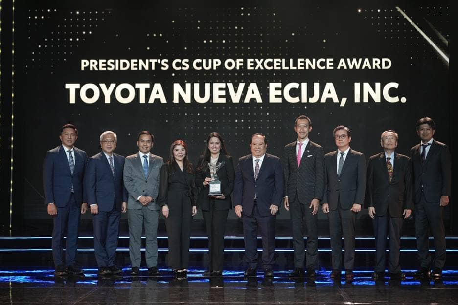 Shown are: (from left) Toyota Motor Philippines senior vice president for Marketing Division Sherwin Chua-Lim, TMP executive vice president for Marketing Division Jose Maria Atienza, Toyota Nueva Ecija Inc. general manager Christian Lawrence Dizon, TNI executive vice president Katherine Ivy Tan, TNI customer relations manager Aileen Catahan, TNI chairman Jose B. Tan, Jr., TMP president Masando Hashimoto, TMP chairman Alfred V. Ty, TMP vice chairman Dr. David Go and TMP senior vice president for Marketing Division Masahiro Haoka.