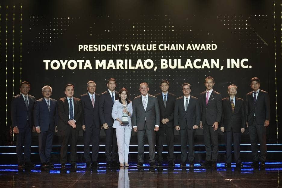 Shown are: (from left) Toyota Motor Philippines senior vice president for Marketing Division Sherwin Chua-Lim, TMP executive vice president for Marketing Division Jose Maria Atienza, Toyota Marilao, Bulacan, Inc. Toyota Financial Services Philippines president Rommel Ocampo, TFSPH chairman Carmelo Bautista, TMR president Don Juan Miguel Oben, TMR general manager Gina Loo, TMR chairman Atty. Reginaldo Oben, TMR T-Sure head Jesse Miguel, TMP chairman Alfred V. Ty, TMP president Masando Hashimoto, TMP vice chairman Dr. David Go and TMP senior vice president for Marketing Division Masahiro Haoka.
