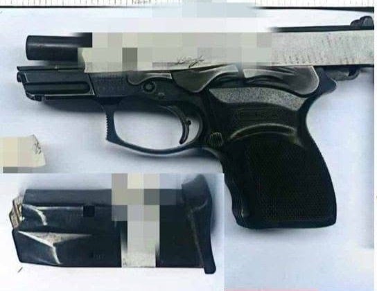Man arrested for brandishing gun in billiard hall
