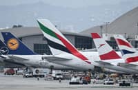Travelers face more chaos after plane tracking glitch
