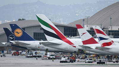 Travelers face more chaos after plane tracking glitch