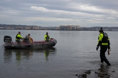 Search underway for last surviving boater after New York tragedy