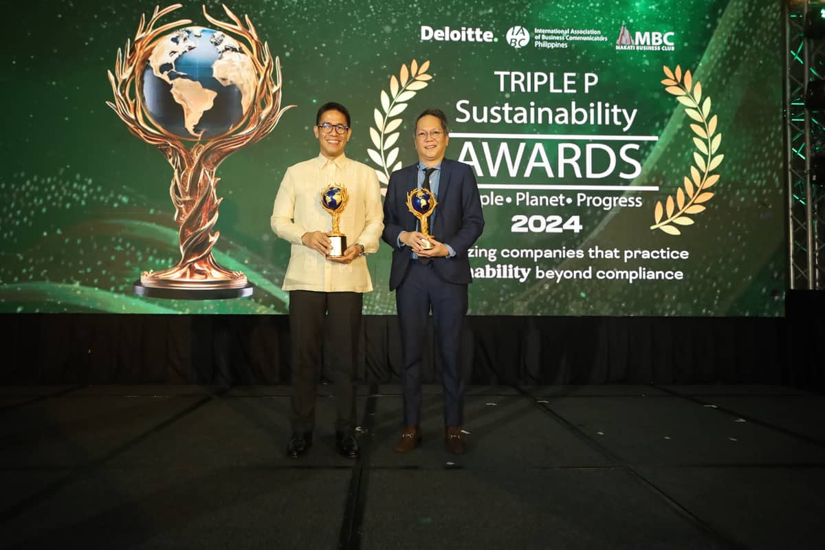 Meralco earns landmark wins in first-ever Triple P Awards First Vice President and Chief Sustainability Officer Raymond B. Ravelo and Vice President and Head of Sustainability Programs and Communications Patrick B. Bacani at the awarding ceremony.
