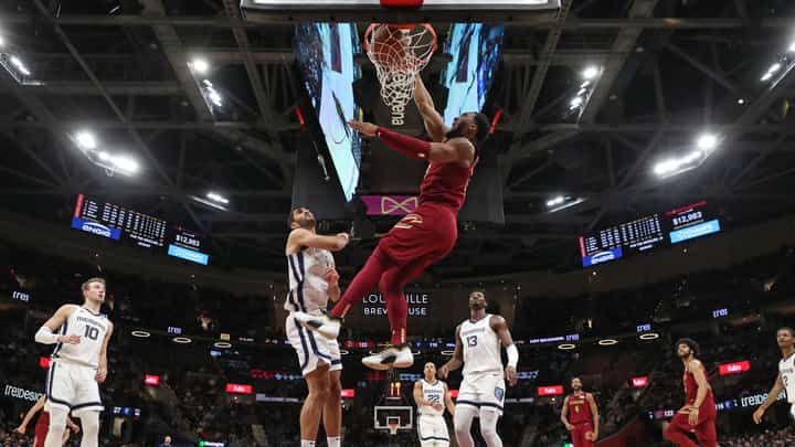 DONOVAN Mitchell soars with 33 points to lead the Cleveland Cavaliers to their seventh straight win following a 129-123 victory over the Memphis Grizzlies in the NBA regular season.