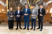 Meralco shines at the 2024 International Business Awards Seen in the photo are (L-R) Meralco First Vice President and Head of Customer Retail Services Charina P. Padua, One Meralco Foundation President and Chief Corporate Social Responsibility Officer Jeffrey O. Tarayao, Executive Vice President and Chief Operating Officer Ronnie L. Aperocho, First Vice President and Chief Sustainability Officer Raymond B. Ravelo, and Senior Vice President and Chief Human Resources Officer Edgardo V. Carasig.