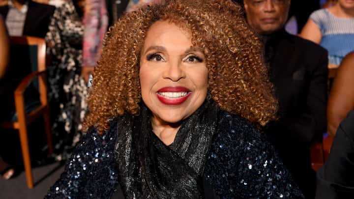 NEWARK, NJ - AUGUST 05: Roberta Flack attends Black Girls Rock! 2017 backstage at NJPAC on August 5, 2017 in Newark, New Jersey.
