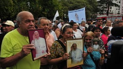 Buenos Aires faithful gather in prayer for Pope Francis’ recovery