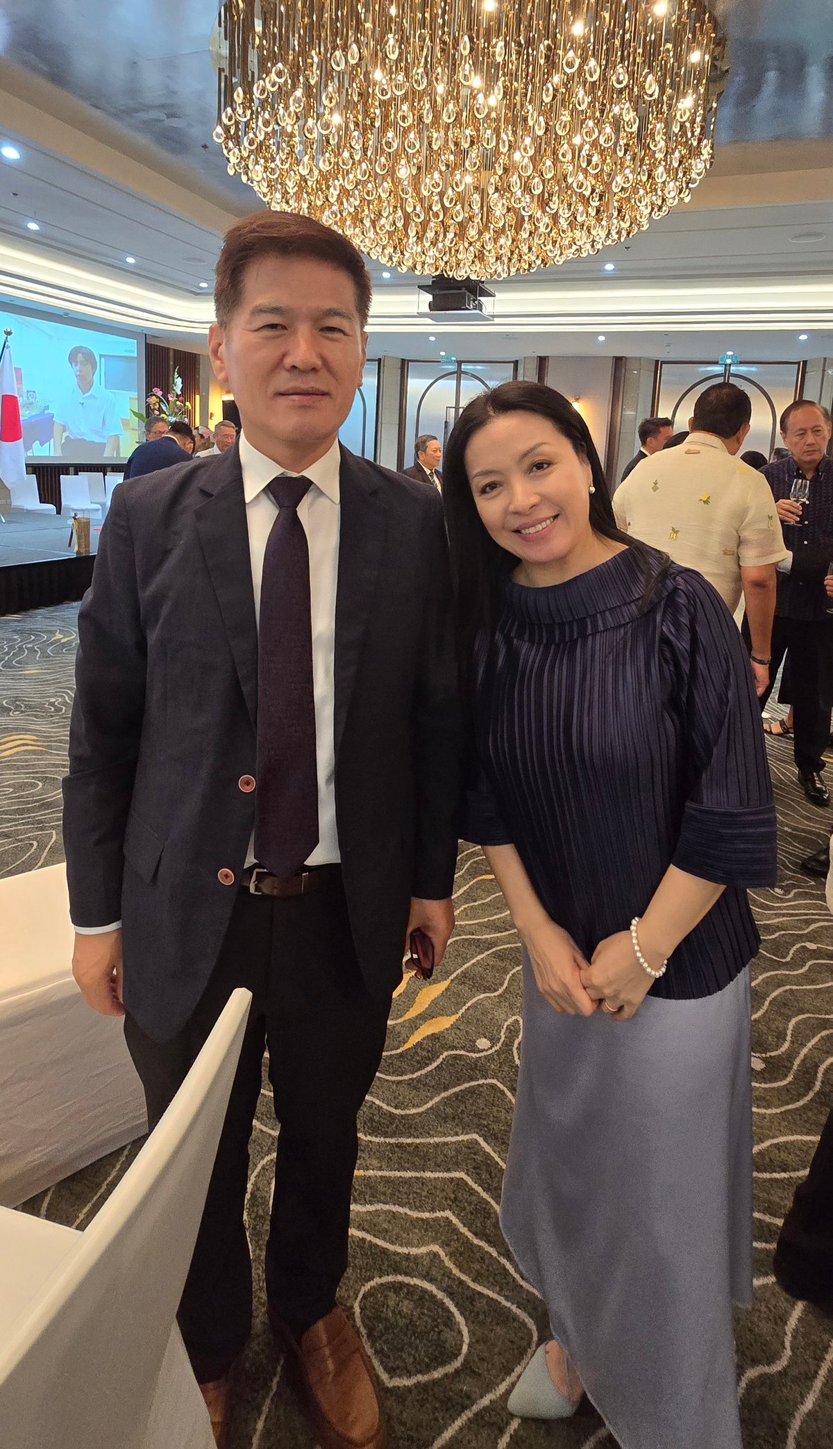 Soon Sewon,Consul General of South Korea in Cebu and wife Juliet Kim.