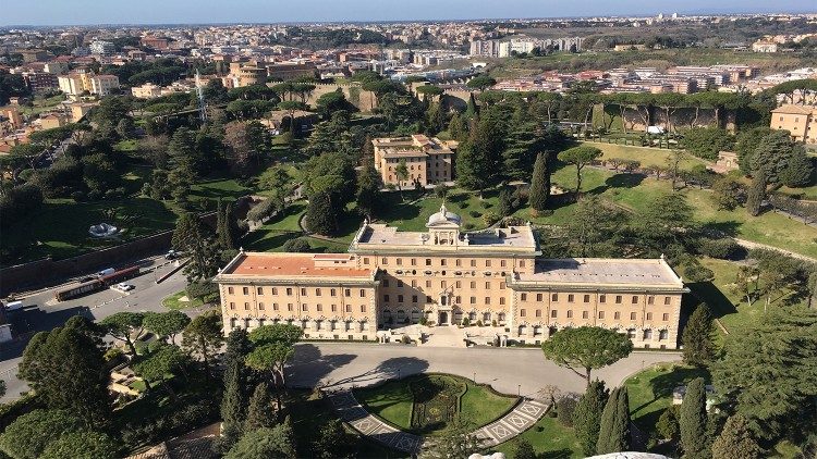 Pope Francis appoints two secretaries general for Vatican Governorate