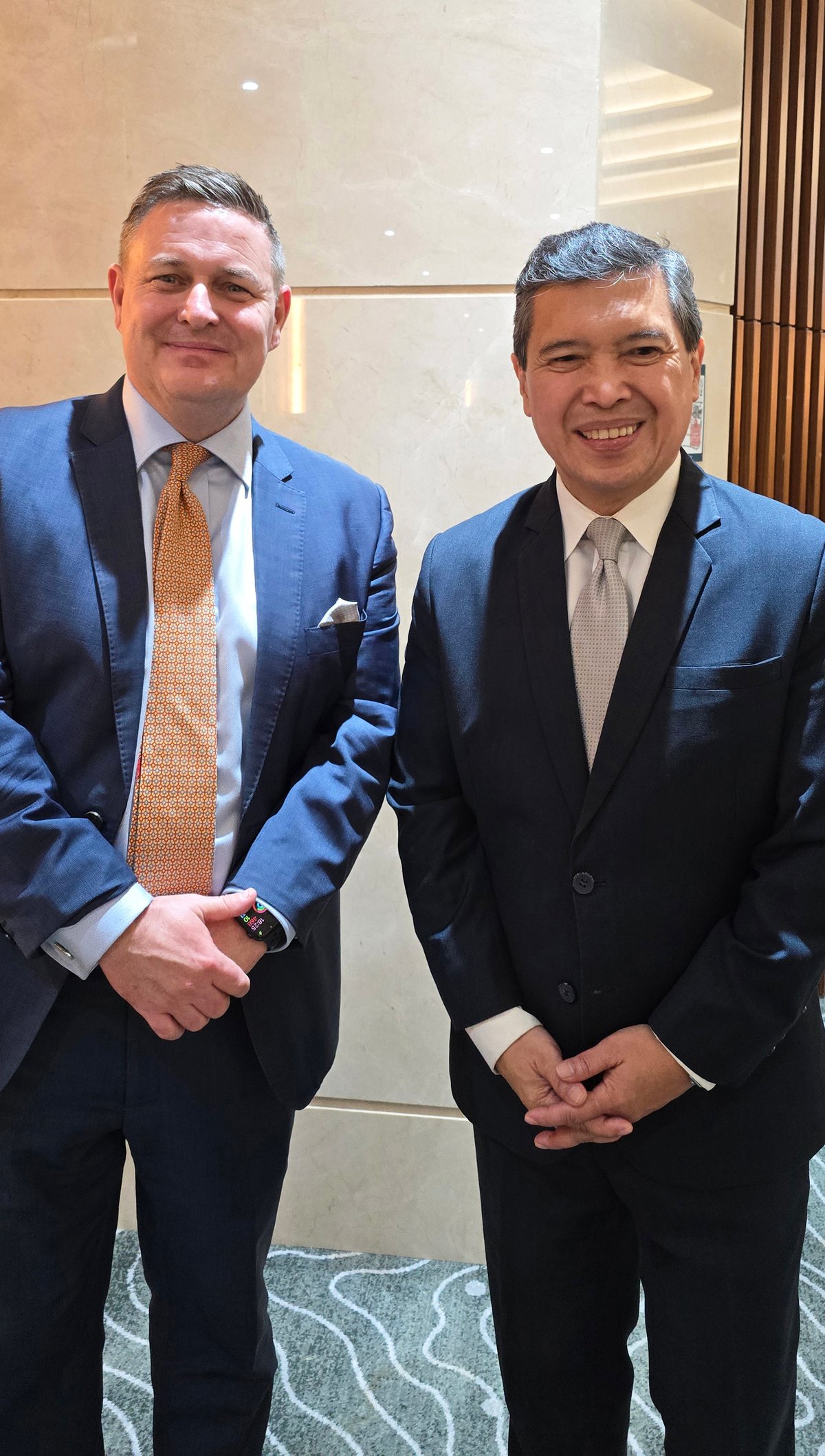 Nustar Hotel’s Stuart Stancombe, executive assistant manager and Roel Constantino, general manager.