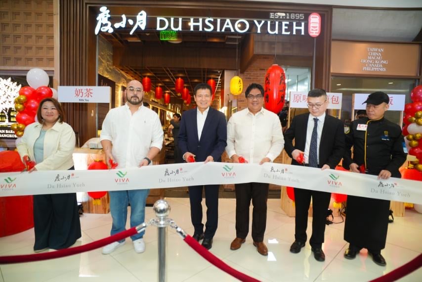 (FROM left) Jacque Santos-Tan VP for Business Development of Viva Foods; VR del Rosario; Michael Lee of Minister of Taiwan economic and cultural Office in the Philippines; Peter Pardo  chief of staff of the municipality of Pasay; Kang Ling Chang, general manager of Du Hsiao Yueh Taiwan / Headquarters; Chef Feilung Hung, executive chef of Du Hsiao Yueh.
