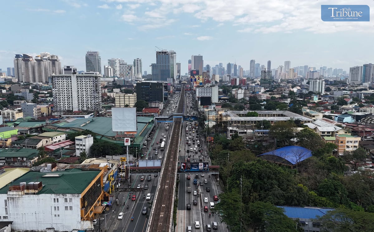 Moderate traffic is seen along EDSA southbound in Cubao, Quezon City, on Thursday, 27 February.