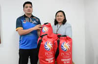 Philippine Charity Sweepstakes Office Corporate Planning Department manager Atty. Anna Liza P. Inciong (right) turns over the 300 Emergency Go Bags to Kagawad Ralph Ronald Nobela at the PCSO Main Office in Mandaluyong City. The Philippine Charity Sweepstakes Office provided 300 emergency ‘grab-and-go’ bags to the residents of Barangay Buayang Bato.